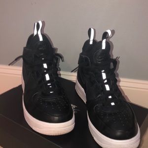 women’s mid top air force 1s